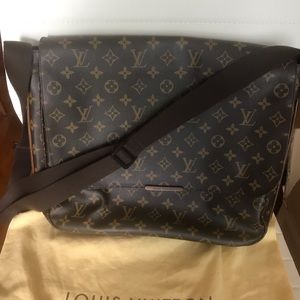Authentic Louis Vuitton Messenger/Laptop Bag